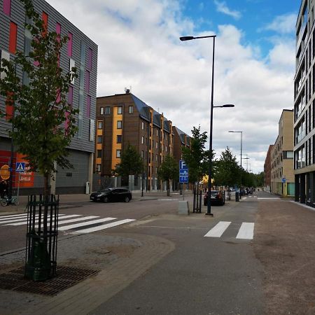 Ruby Studio 5Min To Vantaa Airport And 20Min To Helsinki Center Apartment Ngoại thất bức ảnh