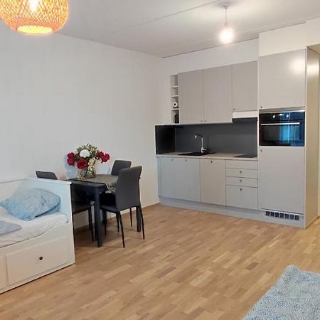 Ruby Studio 5Min To Vantaa Airport And 20Min To Helsinki Center Apartment Ngoại thất bức ảnh