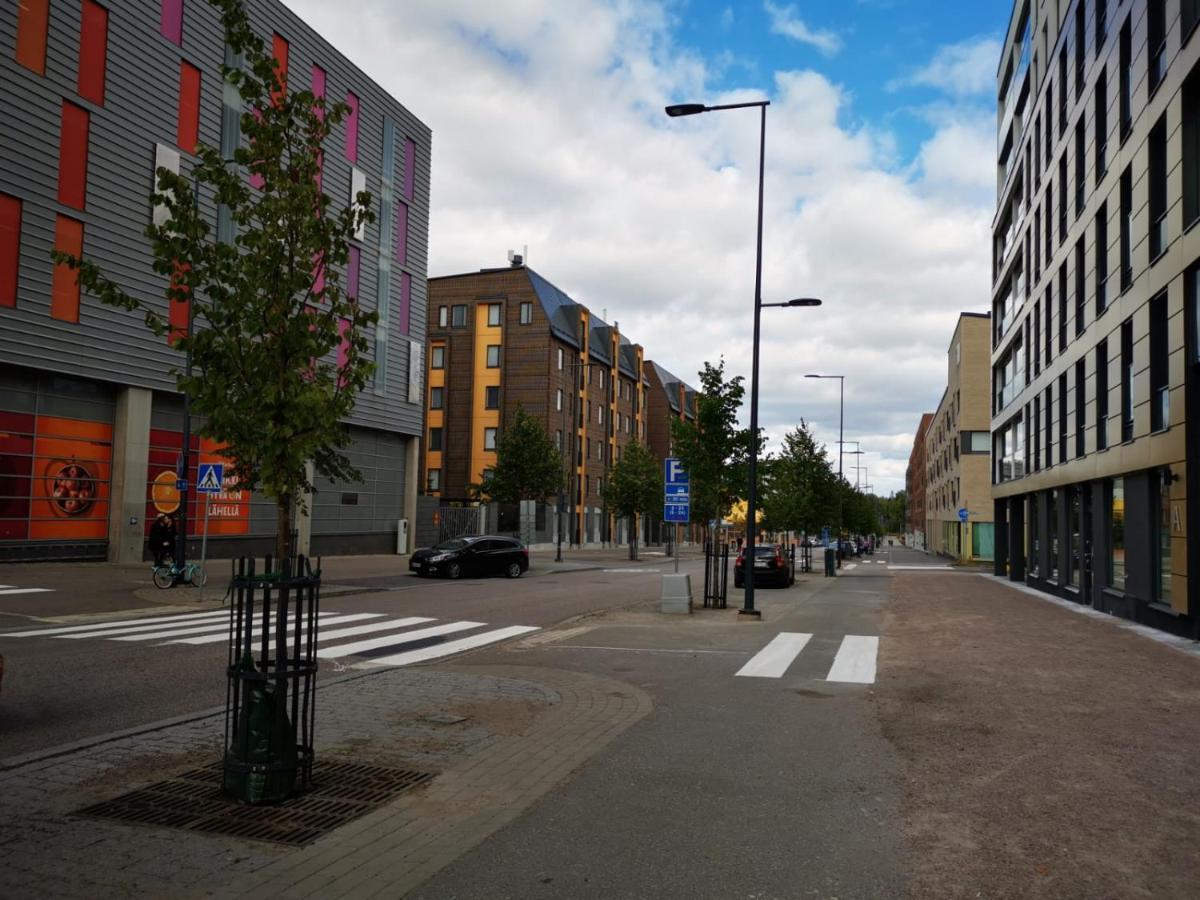 Ruby Studio 5Min To Vantaa Airport And 20Min To Helsinki Center Apartment Ngoại thất bức ảnh